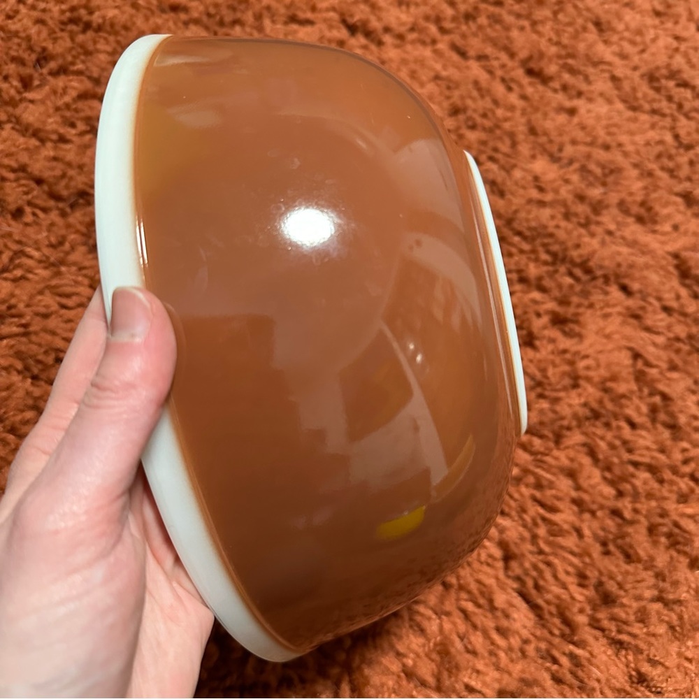 Brown 404 Pyrex bowl